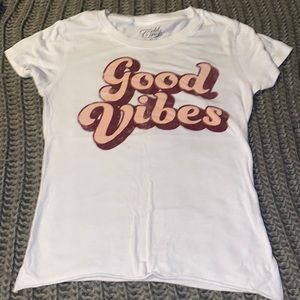 Short sleeved good vibes graphic tee!